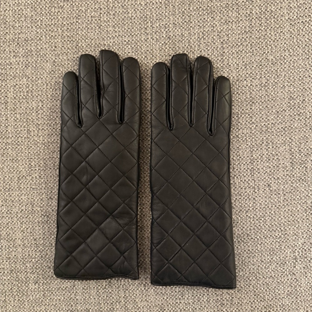 Black Quilted Leather Gloves